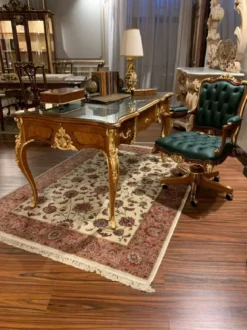 Casa Padrino Luxus Barock Bürostuhl Grün / Braun / Gold 70 x 57 x H. 108 cm - Prunkvoller handgefertigter Massivholz Schreibtischstuhl mit Echtleder - Barock Büromöbel - Luxus Qualität