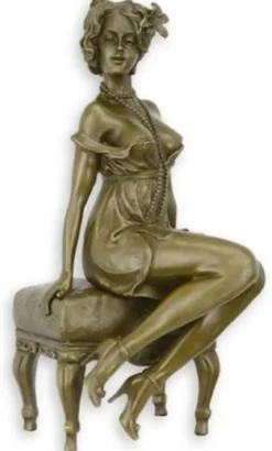 Casa Padrino Luxus Barock Bronze Figur Frau mit Hocker 12,4 x 10,7 x H. 24,5 cm - Bronze Skulptur - Dekofigur - Barock Deko Accessoires