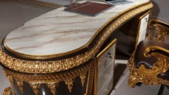 Casa Padrino Luxus Barock Büromöbel Set Weiß / Dunkelbraun / Gold - 1 Barock Schreibtisch mit Marmoroptik & 1 Barock Bürostuhl mit edlem Kunstleder - Prunkvolle Barock Büromöbel