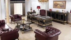 Casa Padrino Luxus Barock Couchtisch mit Glasplatte Schwarz / Gold - Prunkvoller Massivholz Wohnzimmertisch im Barockstil - Barock Wohnzimmer Möbel - Edel & Prunkvoll