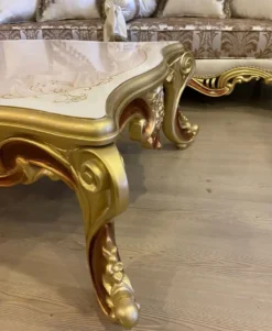 Casa Padrino Luxus Barock Couchtisch Weiß / Beige / Gold / Braun - Prunkvoller Wohnzimmertisch im Barockstil - Luxus Wohnzimmer Möbel im Barockstil - Barock Möbel - Barock Wohnzimmer Einrichtung