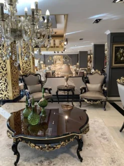 Casa Padrino Luxus Barock Couchtisch Braun / Schwarz / Gold - Prunkvoller Massivholz Wohnzimmertisch im Barockstil - Barock Wohnzimmer Möbel - Edel & Prunkvoll