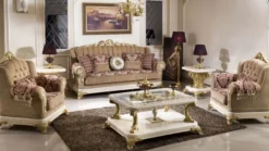 Casa Padrino Luxus Barock Couchtisch mit Glasplatte Weiß / Beige / Gold - Prunkvoller Massivholz Wohnzimmertisch im Barockstil - Barock Wohnzimmer Möbel - Edel & Prunkvoll