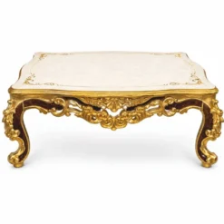 Casa Padrino Luxus Barock Couchtisch Weiß / Gold / Braun 128 cm - Prunkvoller Barockstil Wohnzimmertisch - Barock Wohnzimmer Möbel