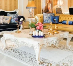 Casa Padrino Luxus Barock Couchtisch Beige / Weiß / Gold 145 x 145 x H. 45 cm - Prunkvoller Massivholz Wohnzimmertisch mit edlen Verzierungen - Barock Wohnzimmer Möbel