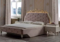 Casa Padrino Luxus Barock Doppelbett Rosa / Creme / Gold 204 x 233 x H. 149 cm - Edles Massivholz Bett mit Kopfteil - Prunkvolle Schlafzimmer Möbel im Barockstil