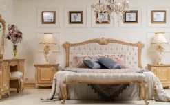Casa Padrino Luxus Barock Doppelbett Cremefarben / Gold - Edles Massivholz Bett mit Kopfteil - Prunkvolle Schlafzimmer Möbel im Barockstil