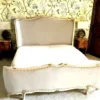 Casa Padrino Luxus Barock Doppelbett Creme / Gold - Antik Stil Massivholz Bett - Luxus Schlafzimmer Möbel im Barockstil - Barock Möbel - Barock Einrichtung - Schlafzimmer Einrichtung