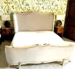 Casa Padrino Luxus Barock Doppelbett Creme / Gold - Antik Stil Massivholz Bett - Luxus Schlafzimmer Möbel im Barockstil - Barock Möbel - Barock Einrichtung - Schlafzimmer Einrichtung