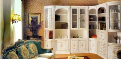 Casa Padrino Luxus Barock Eckschrank Weiß / Mehrfarbig / Gold - Barock Massivholz Wohnzimmer Schrank - Barock Wohnzimmer Möbel - Erstklassische Qualität - Made in Italy