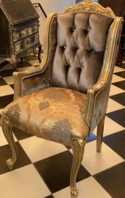 Casa Padrino Luxus Barock Esszimmerstuhl mit Armlehnen Silbergrau / Gold - Prunkvoller Massivholz Stuhl im Barockstil - Barock Esszimmer Möbel