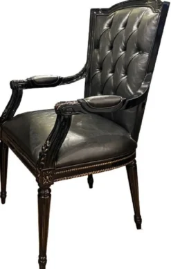Casa Padrino Luxus Barock Esszimmerstuhl Set Schwarz - 6 Echtleder Küchen Stühle mit Armlehnen - Barock Esszimmer Möbel - Edel & Prunkvoll