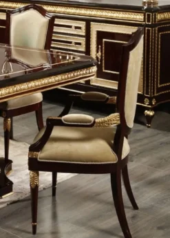 Casa Padrino Luxus Barock Esszimmer Stuhl mit Armlehnen Gold / Dunkelbraun / Gold - Luxus Esszimmer Möbel im Barockstil - Prunkvolle Barock Möbel - Barock Interior