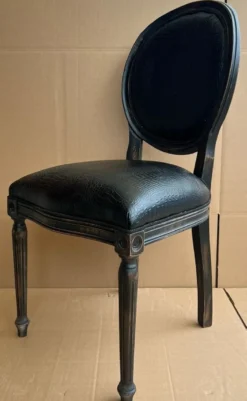 Casa Padrino Luxus Barock Esszimmer Stuhl Schwarz - Handgefertigter Antik Stil Stuhl mit edlem Kunstleder in Kroko Optik - Prunkvolle Esszimmer Möbel im Barockstil