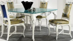 Casa Padrino Luxus Barock Esszimmer Set Gold / Weiß / Silber - Verschiedene Tischgrößen - 1 Esstisch mit Glasplatte & 4 Esszimmerstühle - Edle Barock Esszimmer Möbel