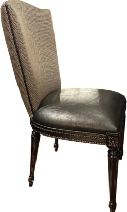 Casa Padrino Luxus Barock Esszimmer Set Schwarz / Gold - 1 Esstisch mit Glasplatte & 6 Esszimmerstühle - Edle Esszimmer Möbel im Barockstil