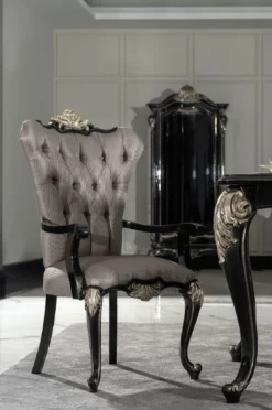 Casa Padrino Luxus Barock Esszimmer Stuhl 8er Set mit Armlehnen Silber / Schwarz / Silber - Prunkvolle Barockstil Küchen Stühle - Luxus Barock Esszimmer Möbel - Edel & Prunkvoll