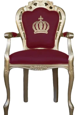 Casa Padrino Luxus Barock Esszimmerstuhl Pompöös by Harald Glööckler mit Armlehnen in Weinrot / Gold, Breite 48 cm