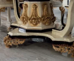 Casa Padrino Luxus Barock Esszimmer Set Creme / Weiß / Gold - 1 Barock Esstisch & 6 Barock Esszimmerstühle - Barock Esszimmer Möbel - Luxus Möbel im Barockstil - Edel & Prunkvoll