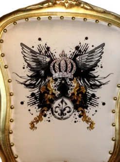 Casa Padrino Luxus Barock Esszimmer Stuhl Leopard / Weiß / Gold mit Glitzerkrone & Engelsflügel - Harald Glööckler Design - 50 x 60 x 104 cm