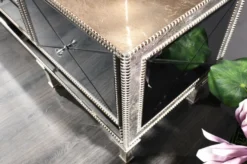 Casa Padrino Luxus Barock Fernsehschrank mit Spiegelglas Silber / Gold 200 x 55 x H. 72 cm - Verspiegelter TV Schrank - Luxus Qualität