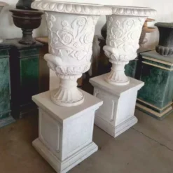 Casa Padrino Luxus Barock Garten Deko Marmor Blumentopf Set auf Säulen Weiß H. 150 cm
