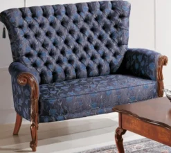 Casa Padrino Luxus Barock Hochlehnsofa mit Blumenmuster Lila / Blau / Braun 141 x 80 x H. 106 cm - Edles Wohnzimmer Sofa im Barockstil - Barock Wohnzimmer Möbel