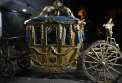 Casa Padrino Luxus Barock Königskutsche Gold / Blau / Grau - Prunkvolle Pferde Kutsche im Barockstil - Luxus Qualität - Edel & Prunkvoll