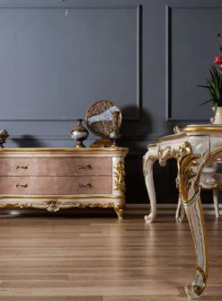 Casa Padrino Luxus Barock Kommode Beige / Weiß / Gold - Prunkvoller Massivholz Schrank mit 2 Schubladen - Barock Möbel
