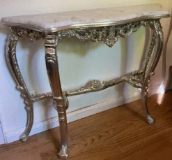 Casa Padrino Luxus Barock Konsole Silber / Weiß - Handgefertigter Massivholz Konsolentisch mit Marmorplatte - Barock Möbel - Luxus Qualität - Made in Italy