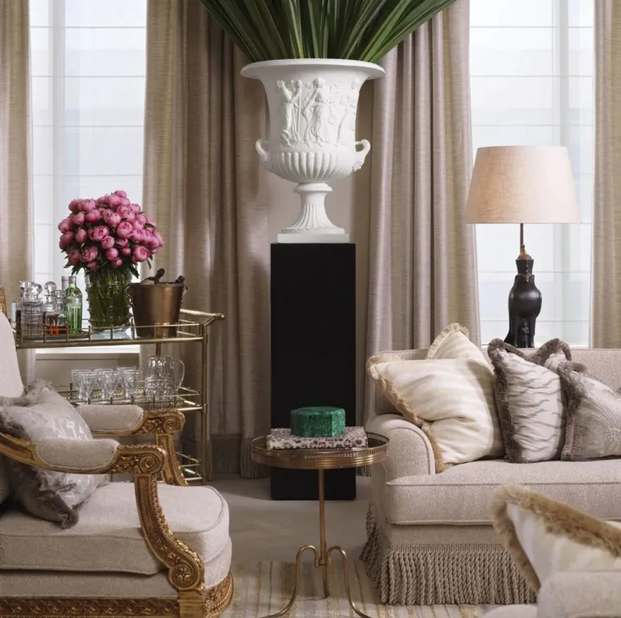 Casa Padrino Luxus Barock Mahagoni Sessel mit Sitzkissen Creme / Antik Gold - Prunkvoller Barockstil Wohnzimmer & Hotel Sessel - Barock Wohnzimmer & Hotel Möbel - Luxus Qualität