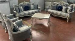 Casa Padrino Luxus Barock Massivholz Couchtisch Weiß / Beige / Gold - Handgefertigter Wohnzimmertisch im Barockstil - Barock Wohnzimmer Möbel - Edel & Prunkvoll
