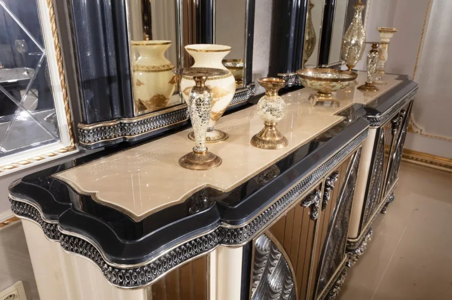 Casa Padrino Luxus Barock Möbel Set Beige / Schwarz / Gold - 1 Barock Sideboard mit 4 Türen & 2 Barock Wandspiegel - Handgefertigte Barock Möbel - Edel & Prunkvoll