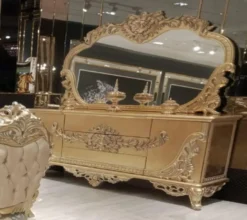 Casa Padrino Luxus Barock Möbel Set Gold - 1 Barock Sideboard mit 2 Türen und 3 Schubladen & 1 Barock Wandspiegel - Barock Möbel