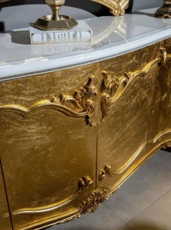 Casa Padrino Luxus Barock Möbel Set Sideboard mit Spiegel Weiß / Gold - Prunkvoller Massivholz Schrank mit elegantem Wandspiegel - Möbel im Barockstil