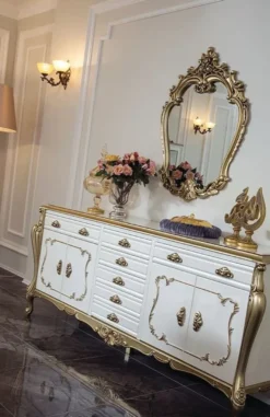 Casa Padrino Luxus Barock Möbel Set Sideboard mit Spiegel Weiß / Gold - Prunkvoller Massivholz Schrank mit elegantem Wandspiegel - Möbel im Barockstil