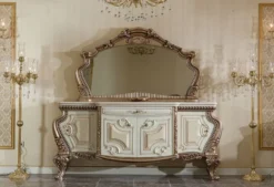 Casa Padrino Luxus Barock Möbel Set Weiß / Beige / Kupferfarben - 1 Barock Sideboard & 1 Barock Wandspiegel - Handgefertigte Barock Möbel - Edel & Prunkvoll