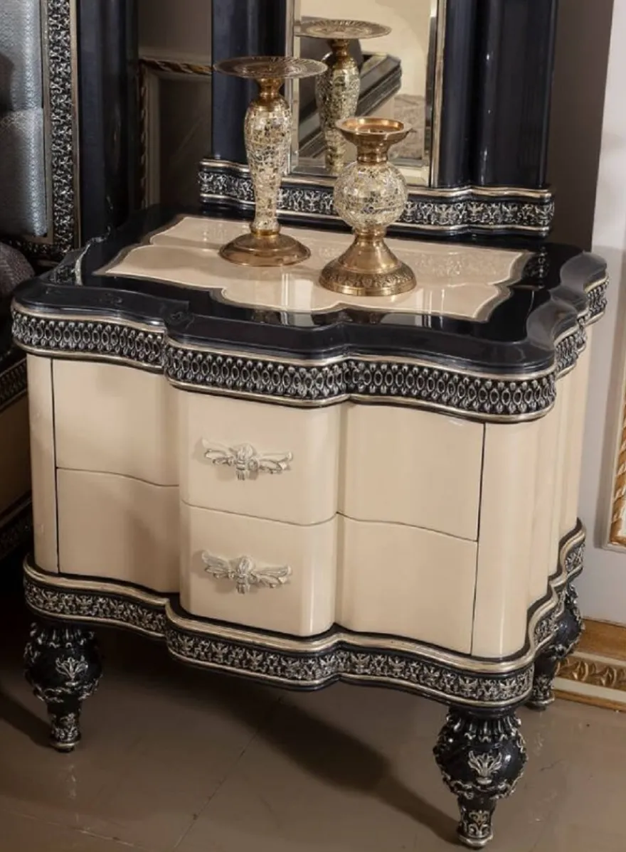 Casa Padrino Luxus Barock Nachtkommode Beige / Schwarz / Gold - Prunkvoller Barockstil Nachttisch mit 2 Schubladen - Luxus Schlafzimmer Möbel im Barockstil - Barock Möbel - Barock Interior