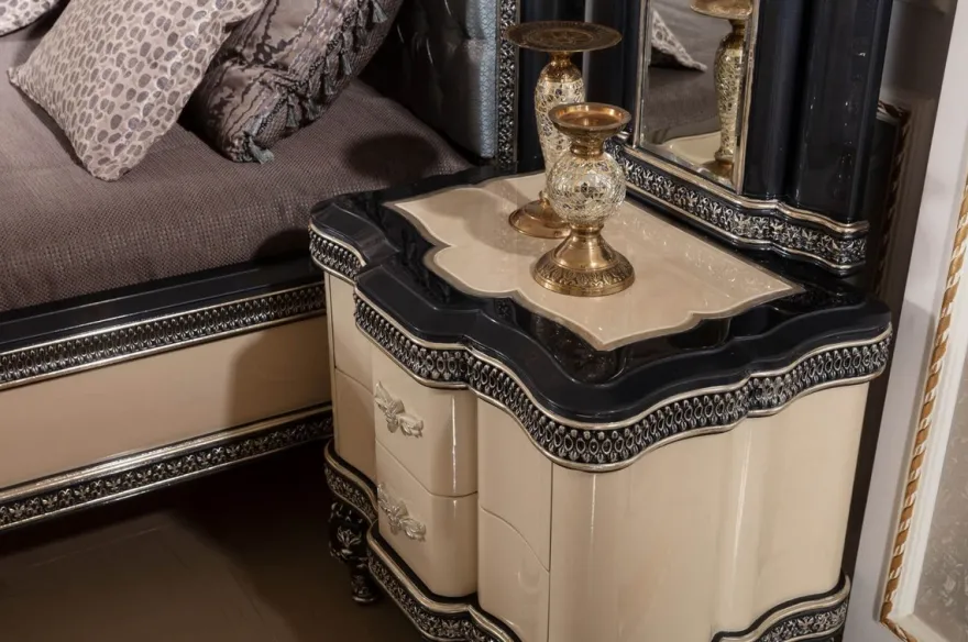 Casa Padrino Luxus Barock Nachtkommode Beige / Schwarz / Gold - Prunkvoller Barockstil Nachttisch mit 2 Schubladen - Luxus Schlafzimmer Möbel im Barockstil - Barock Möbel - Barock Interior