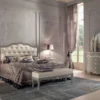 Casa Padrino Luxus Barock Nachtkommode mit 3 Schubladen Grau / Weiß - Handgefertigter Barock Nachttisch - Barock Schlafzimmer Möbel - Luxus Möbel in Barockstil - Luxus Qualität - Made in Italy