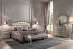 Casa Padrino Luxus Barock Nachtkommode mit 3 Schubladen Grau / Weiß - Handgefertigter Barock Nachttisch - Barock Schlafzimmer Möbel - Luxus Möbel in Barockstil - Luxus Qualität - Made in Italy