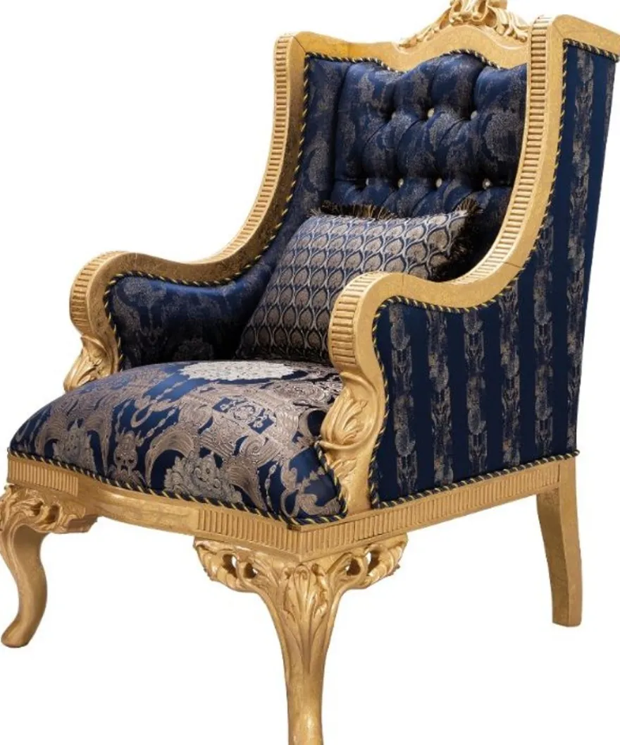 Casa Padrino Luxus Barock Ohrensessel mit Glitzersteinen und dekorativem Kissen Dunkelblau / Gold 86 x 90 x H. 110 cm - Barock Wohnzimmer Sessel - Barock Möbel