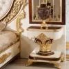 Casa Padrino Luxus Barock Schlafzimmer Set Gold / Weiß / Braun / Gold - 1 Doppelbett mit Kopfteil & 2 Nachtkommoden - Schlafzimmer Möbel im Barockstil - Edel & Prunkvoll