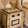 Casa Padrino Luxus Barock Schlafzimmer Set Weiß / Beige / Schwarz / Gold - 1 Barock Doppelbett mit Kopfteil & 2 Barock Nachtkommoden - Luxus Schlafzimmer Möbel im Barockstil - Barock Interior