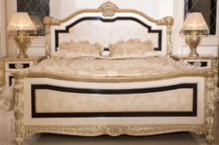 Casa Padrino Luxus Barock Schlafzimmer Set Weiß / Beige / Schwarz / Gold - 1 Barock Doppelbett mit Kopfteil & 2 Barock Nachtkommoden - Luxus Schlafzimmer Möbel im Barockstil - Barock Interior