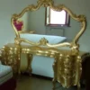 Casa Padrino Luxus Barock Schlafzimmer Set Gold - 1 Barock Schminkkommode & 1 Barock Spiegel - Luxus Schlafzimmer Möbel im Barockstil - Barock Möbel - Luxus Qualität - Made in Italy