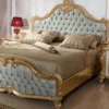 Casa Padrino Luxus Barock Schlafzimmer Set Hellblau / Weiß / Beige / Gold - 1 Doppelbett mit Kopfteil & 2 Nachtkommoden - Schlafzimmer Möbel im Barockstil - Edel & Prunkvoll