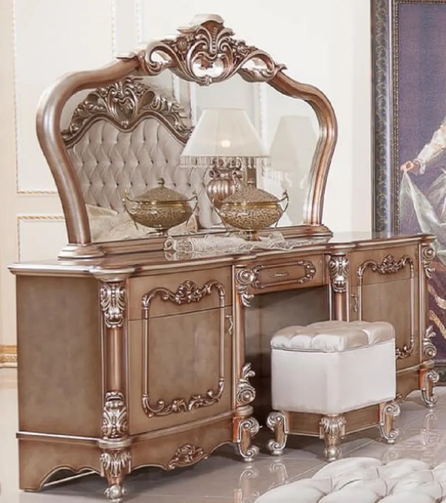 Casa Padrino Luxus Barock Schlafzimmer Set Kupfer / Silber - 1 Barock Schminkkommode & 1 Barock Spiegel & 1 Barock Hocker - Luxus Schlafzimmer Möbel im Barockstil - Edel & Prunkvoll