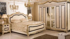 Casa Padrino Luxus Barock Schlafzimmerschrank Weiß / Beige / Schwarz / Gold - Prunkvoller Massivholz Kleiderschrank im Barockstil - Barock Schlafzimmer & Hotel Möbel - Edel & Prunkvoll
