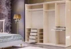 Casa Padrino Luxus Barock Schlafzimmerschrank Weiß / Gold - Massivholz Kleiderschrank - Barock Schlafzimmer Möbel - Edel & Prunkvoll